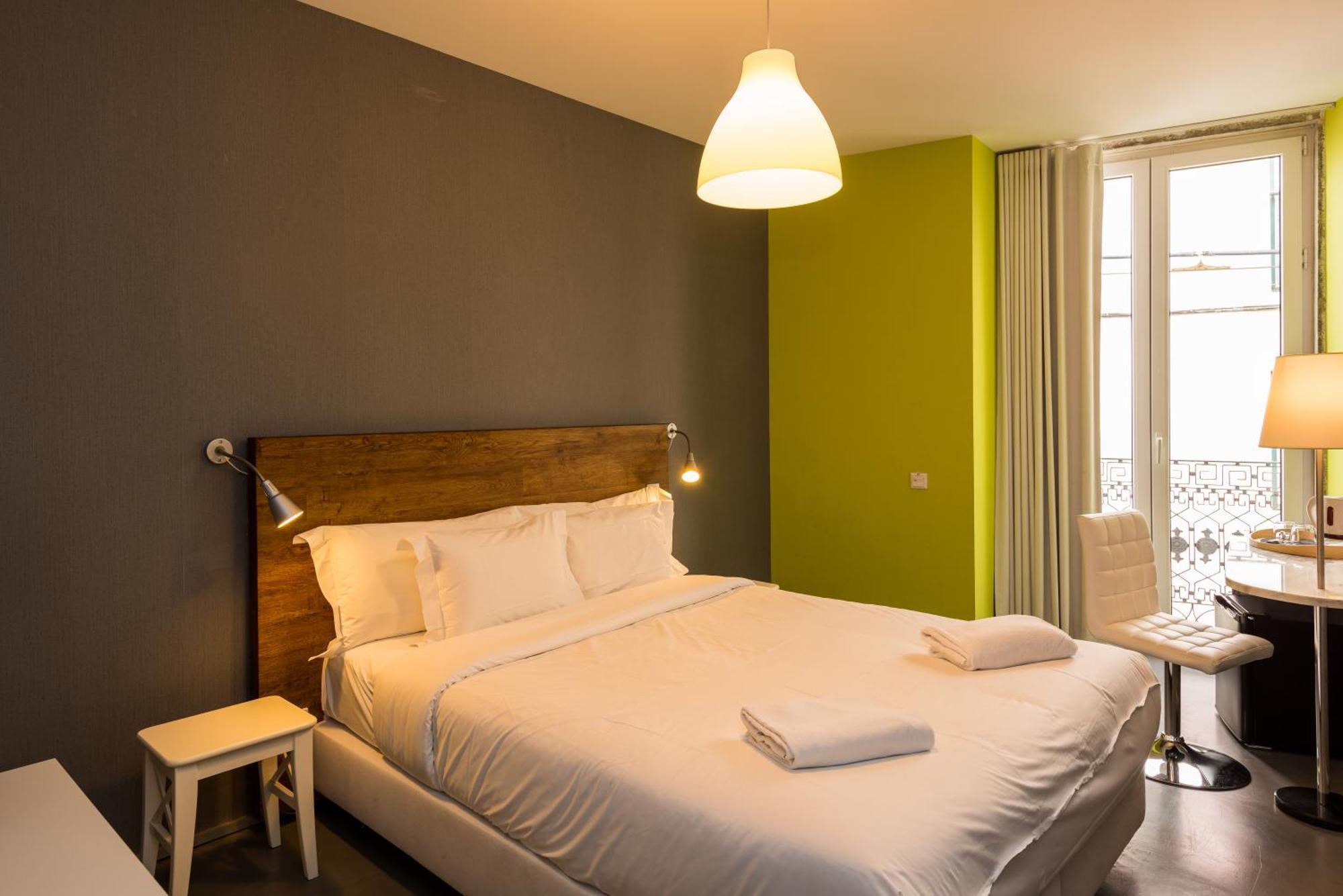 Alfama - Lisbon Lounge Suites Room photo