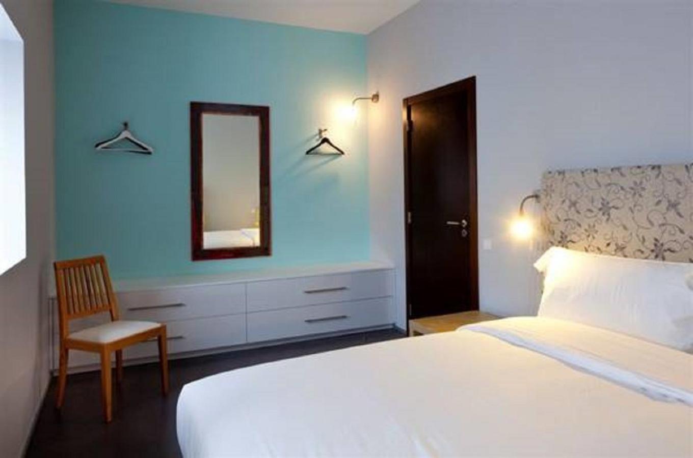 Alfama - Lisbon Lounge Suites Room photo