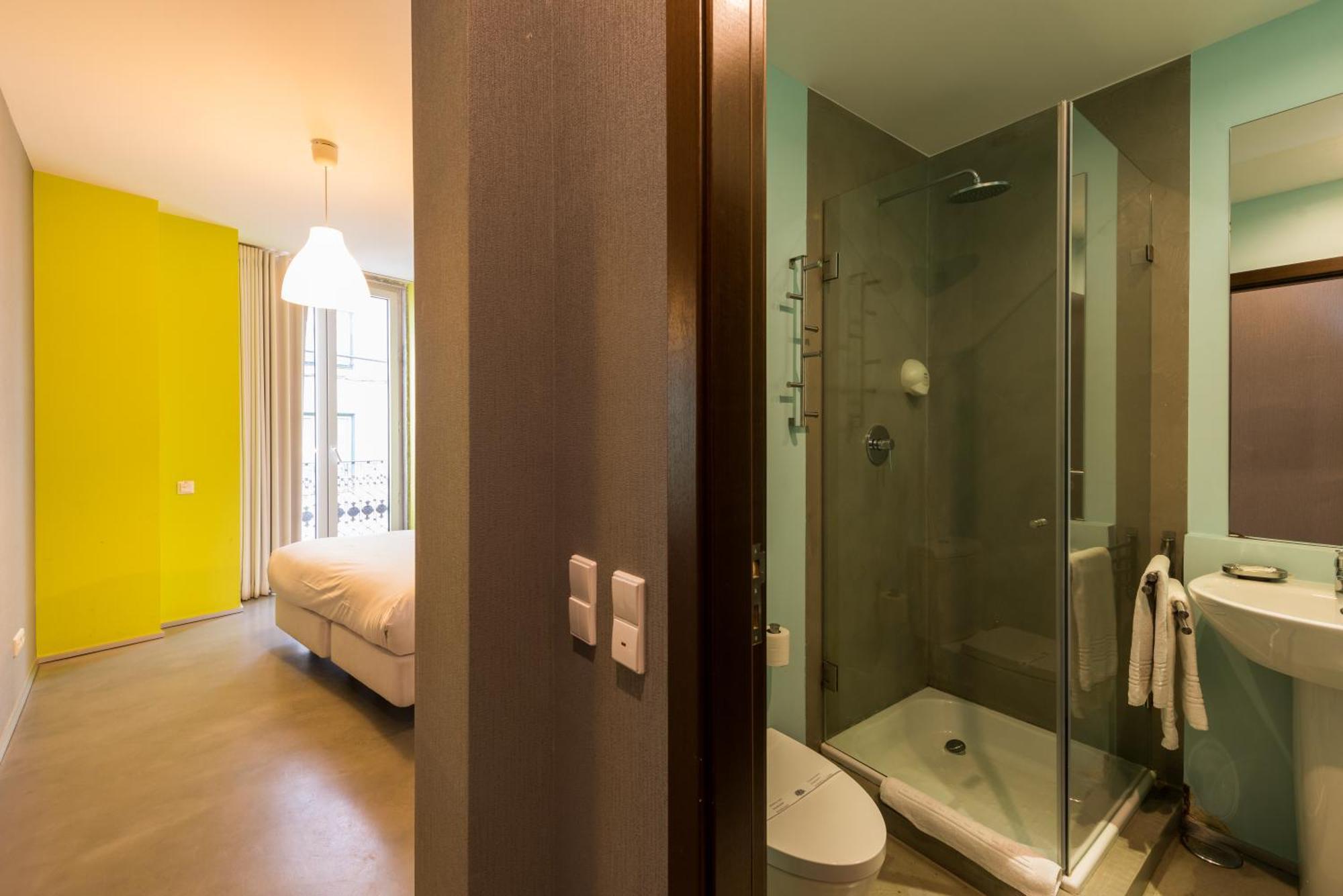 Alfama - Lisbon Lounge Suites Room photo