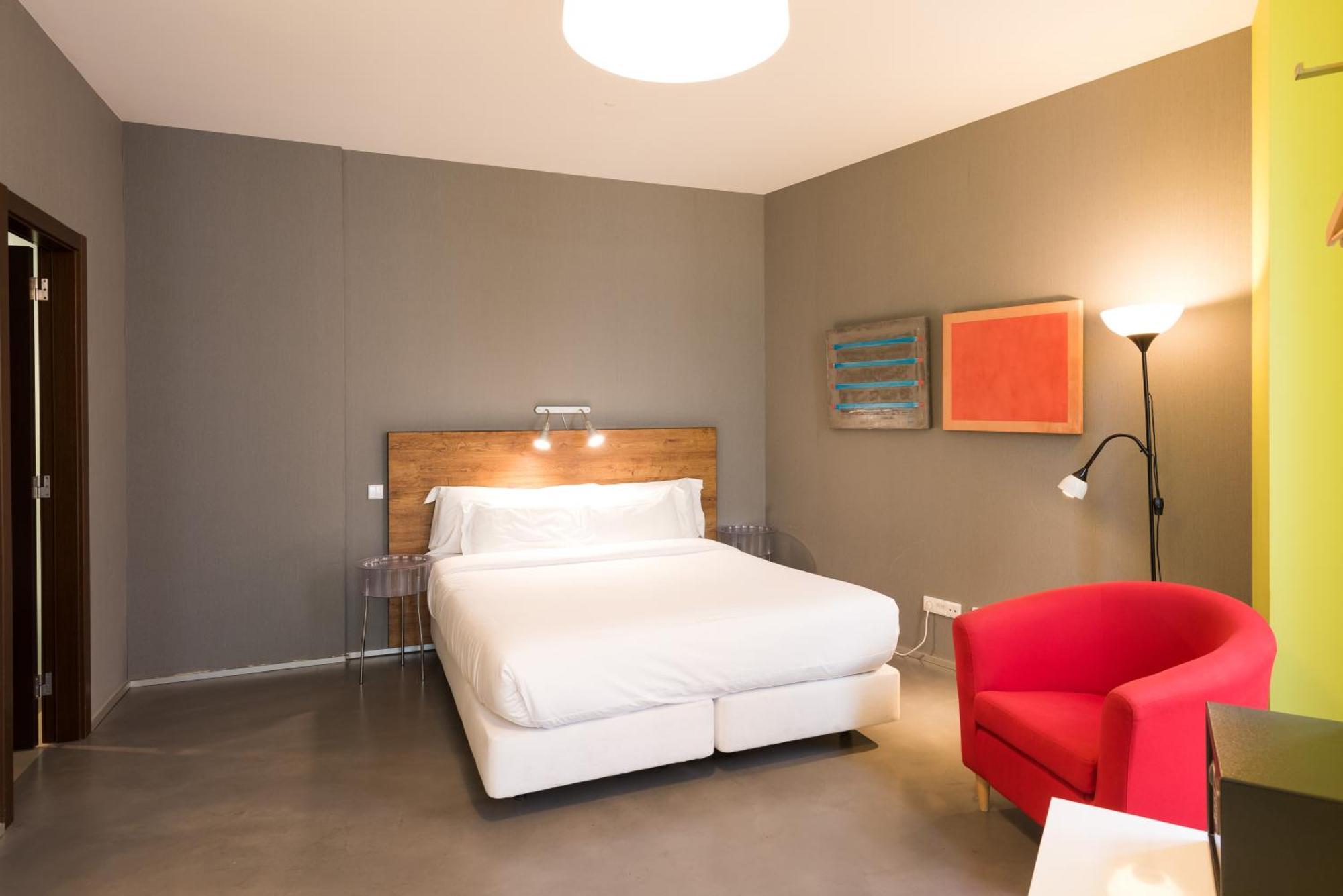 Alfama - Lisbon Lounge Suites Room photo