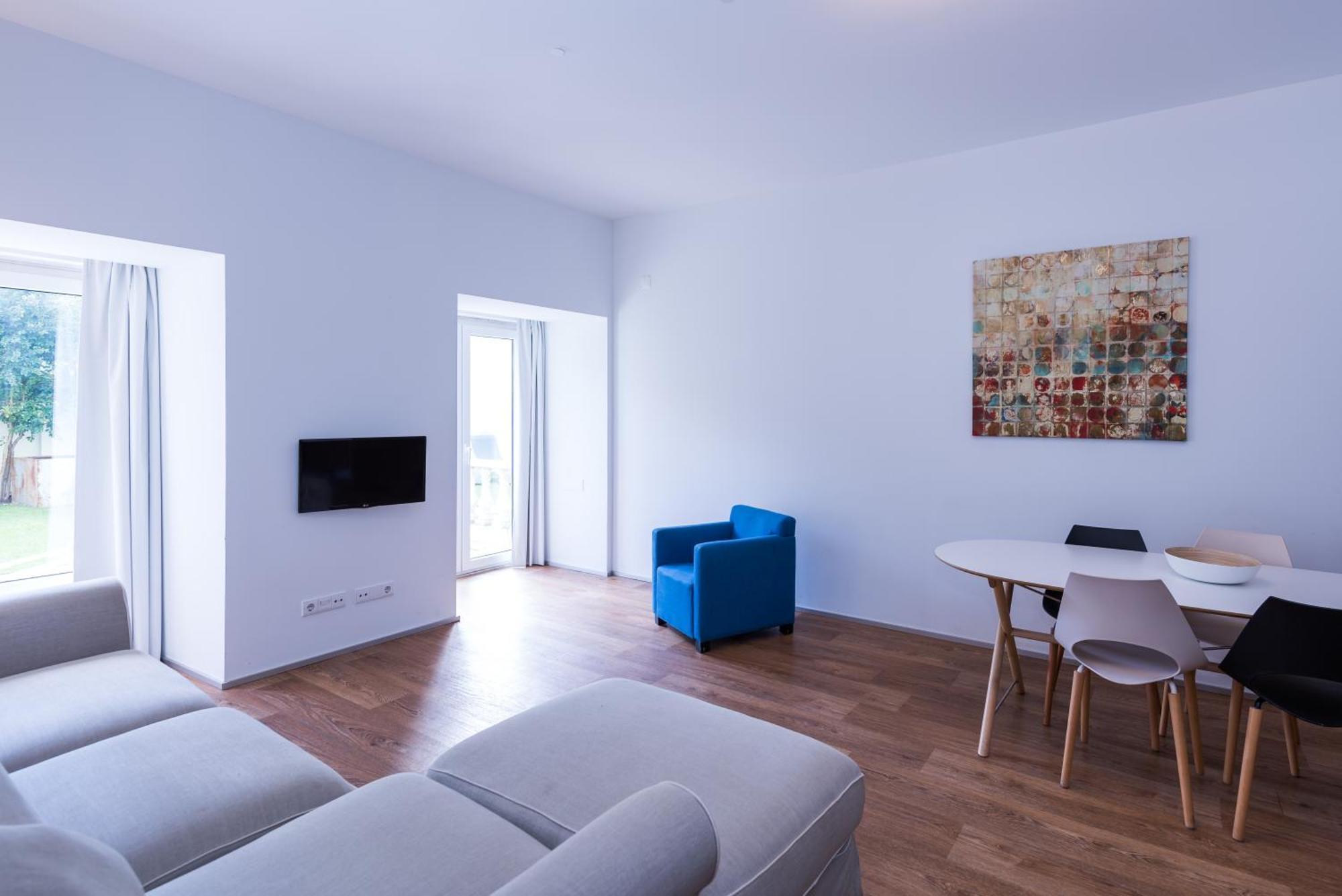Alfama - Lisbon Lounge Suites Room photo