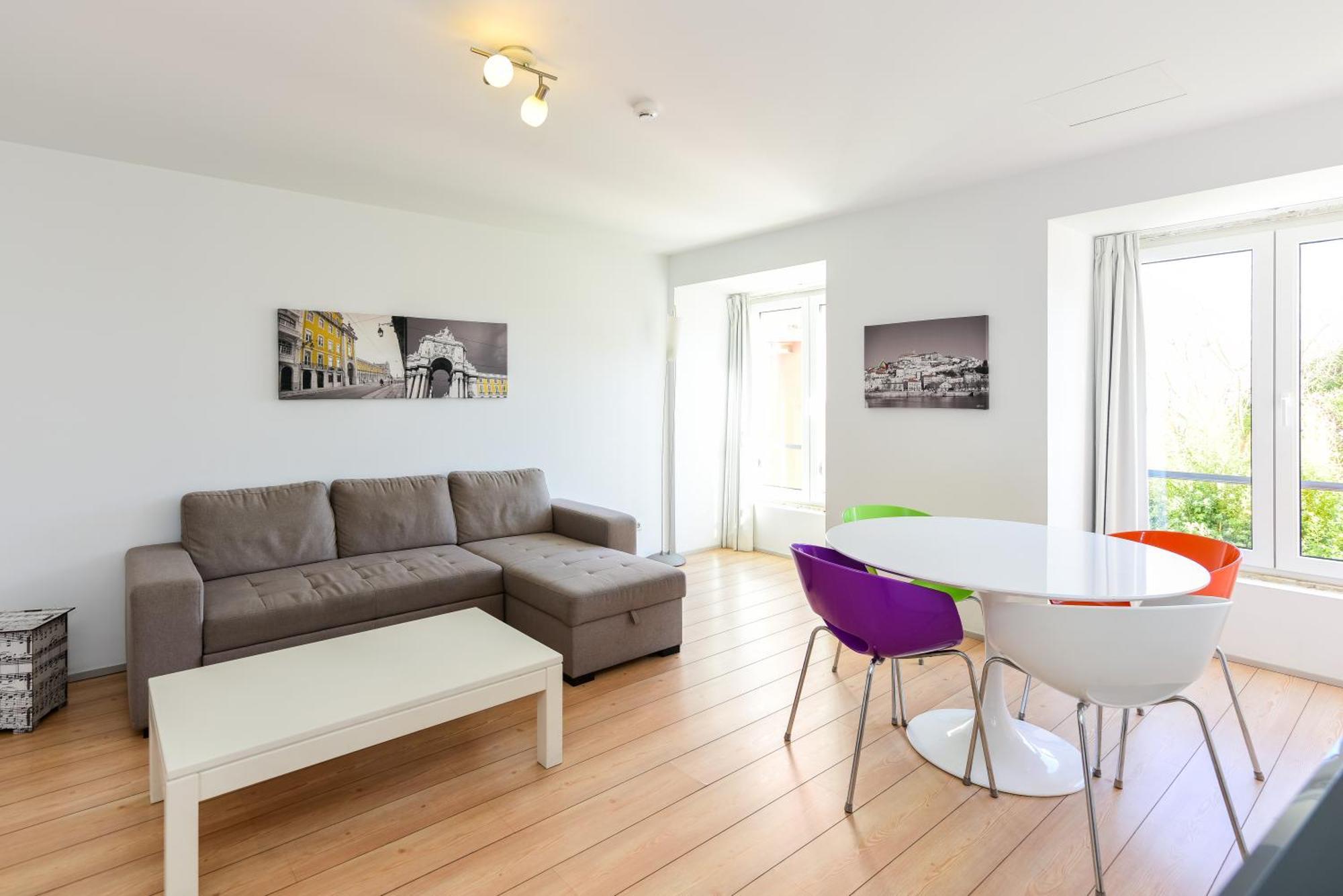 Alfama - Lisbon Lounge Suites Room photo