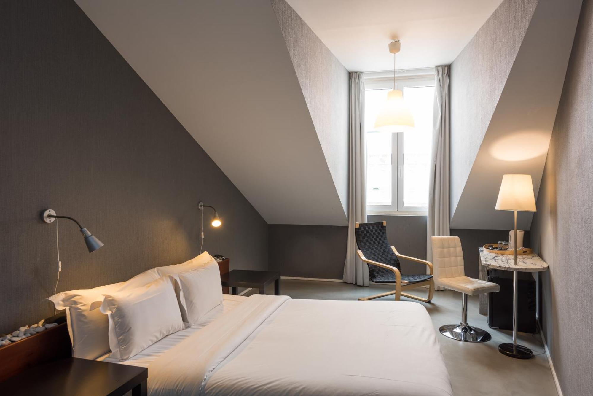 Alfama - Lisbon Lounge Suites Room photo