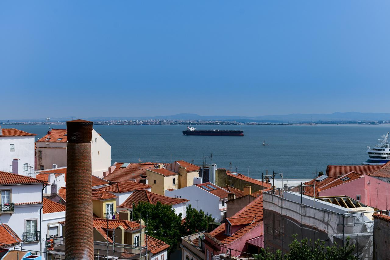 Alfama - Lisbon Lounge Suites Room photo
